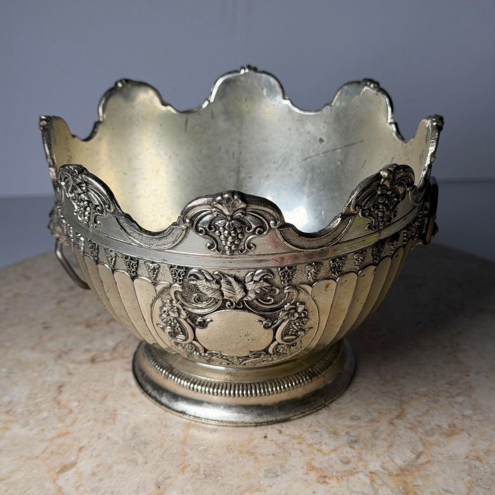Vintage Silverplate Ornate Lion Head Grape Vine Scalloped Footed Bowl Silver 6"